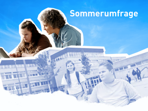 Schulgebäude mit einer Schülerin und einem Schüler im Rollstuhl. Im Hintergrund ein Mädchen und eine Frau vor einem Laptop und Titel: Sommerumfrage